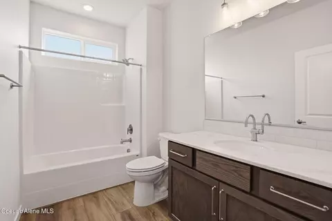 Bath - 3274 N Segar Loop, Post Falls, ID 83854 photo 3 of 3