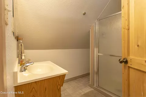 Bath - 408 S 410a S Main St # A, Kellogg, ID 83837 photo 4 of 9