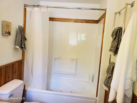 Bath - 408 S 410a S Main St # A, Kellogg, ID 83837 photo 1 of 9
