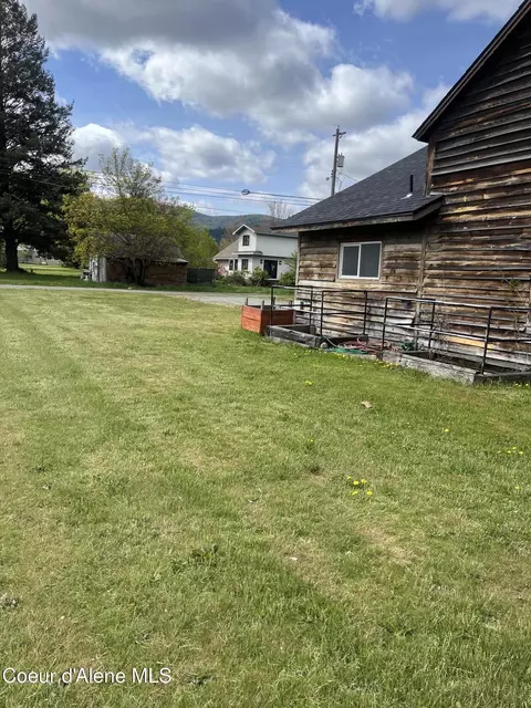Exterior - 320 E 3rd Ave, Post Falls, ID 83854 photo 4 of 6