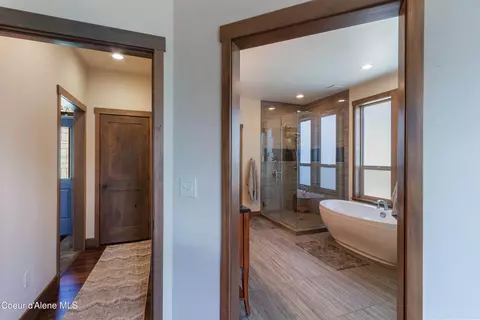 Entry Way - 355 Olympic Dr, Sandpoint, ID 83864 photo 1 of 3