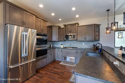 Kitchen - 355 Olympic Dr, Sandpoint, ID 83864 photo 3 of 4