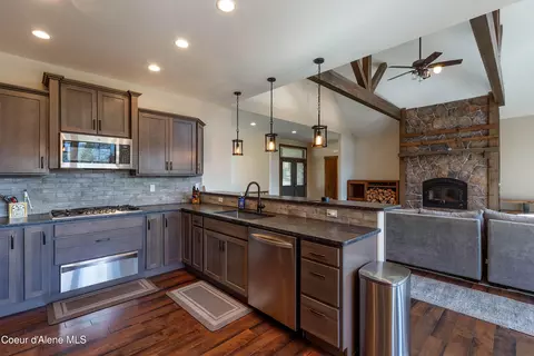 Kitchen - 355 Olympic Dr, Sandpoint, ID 83864 photo 1 of 4