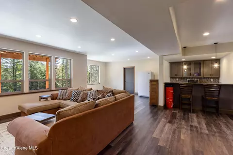 Living - 355 Olympic Dr, Sandpoint, ID 83864 photo 6 of 6