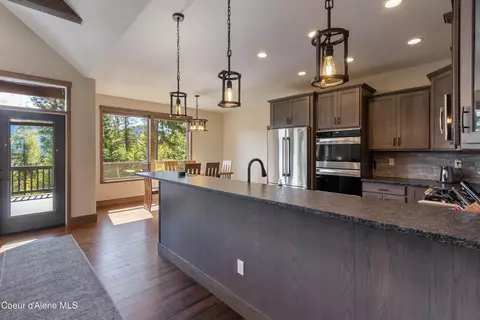 Kitchen - 355 Olympic Dr, Sandpoint, ID 83864 photo 4 of 4
