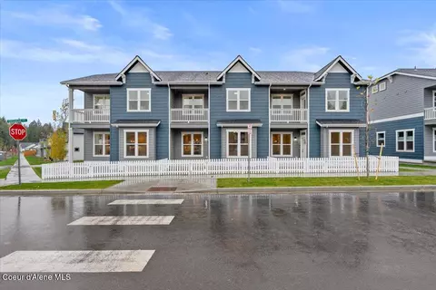 336 E Grosbeak Ave, Hayden, ID 83835
