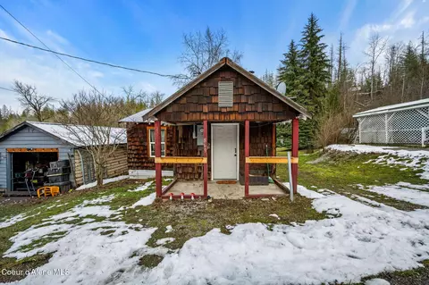 869 Lower Page Rd, Smelterville, ID 83868