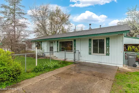 Exterior - 921 Ruth Ave Ave, Sandpoint, ID 83864 photo 6 of 17