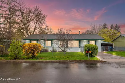 Exterior - 921 Ruth Ave Ave, Sandpoint, ID 83864 photo 1 of 17
