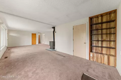 Living - 921 Ruth Ave Ave, Sandpoint, ID 83864 photo 5 of 7