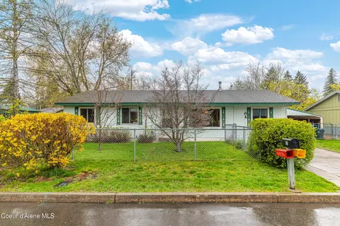 Exterior - 921 Ruth Ave Ave, Sandpoint, ID 83864 photo 2 of 17