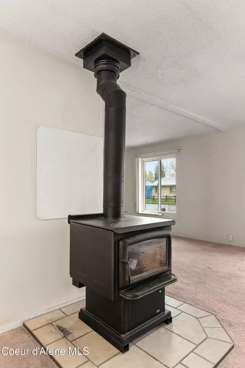Living - 921 Ruth Ave Ave, Sandpoint, ID 83864 photo 7 of 7
