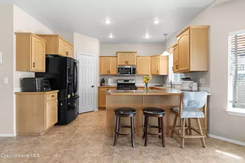 Kitchen - 2800 E Thrush Dr, Post Falls, ID 83854 photo 1 of 4