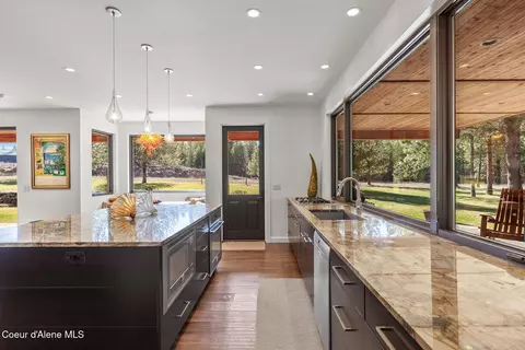 Kitchen - 2010 E Dodd Rd, Hayden, ID 83835 photo 5 of 11