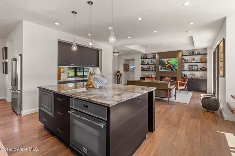 Kitchen - 2010 E Dodd Rd, Hayden, ID 83835 photo 6 of 11