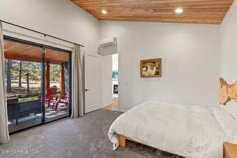 Bedroom - 2010 E Dodd Rd, Hayden, ID 83835 photo 6 of 9