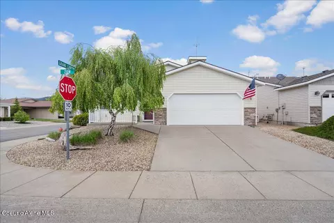 8759 W Zion St, Rathdrum, ID 83858