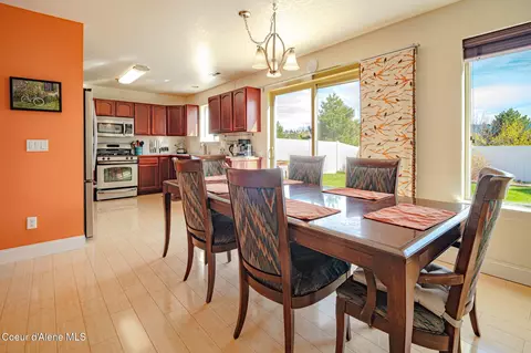 Dining - 3664 E Arlington Ln, Post Falls, ID 83854 photo 1 of 3