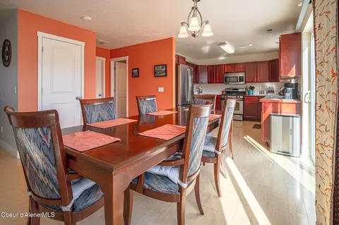 Dining - 3664 E Arlington Ln, Post Falls, ID 83854 photo 3 of 3