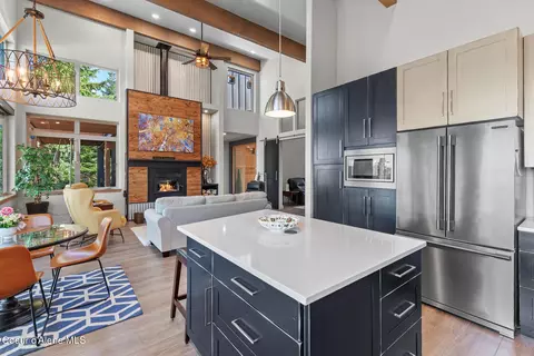 Kitchen - 8655 E Challenge Rd, Hayden, ID 83835 photo 4 of 8