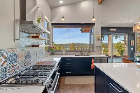 Kitchen - 8655 E Challenge Rd, Hayden, ID 83835 photo 3 of 8