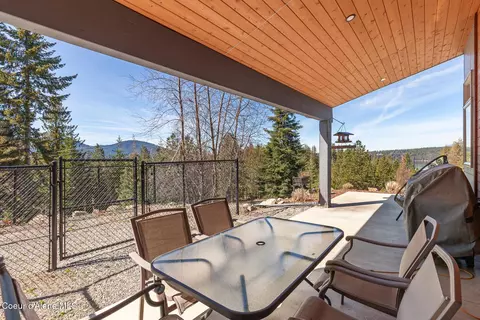 Exterior - 8655 E Challenge Rd, Hayden, ID 83835 photo 6 of 9