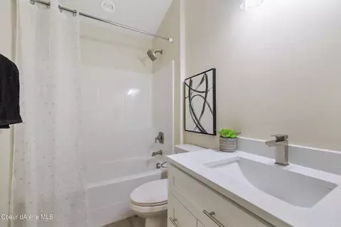 Bath - 414 2nd St, Kellogg, ID 83837 photo 1 of 2