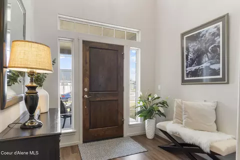 Entry Way - 984 E Allenby Ave, Post Falls, ID 83854 photo 1 of 7