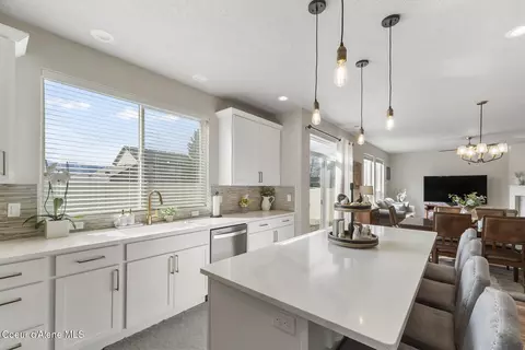 Kitchen - 984 E Allenby Ave, Post Falls, ID 83854 photo 5 of 5