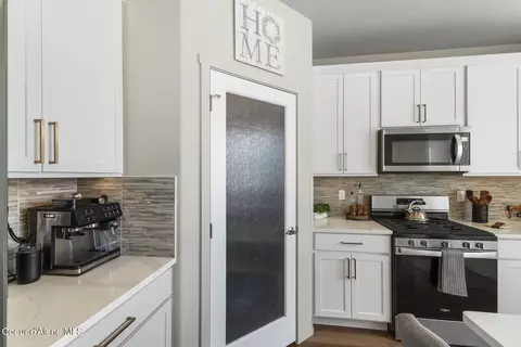 Kitchen - 984 E Allenby Ave, Post Falls, ID 83854 photo 3 of 5