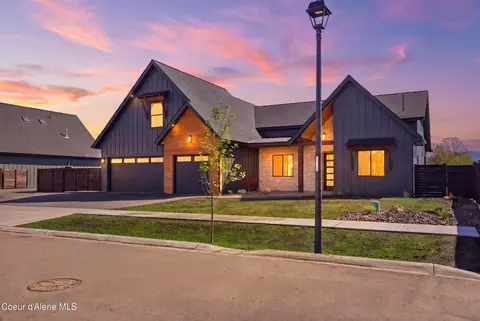11006 N Armonia Way, Hayden, ID 83835
