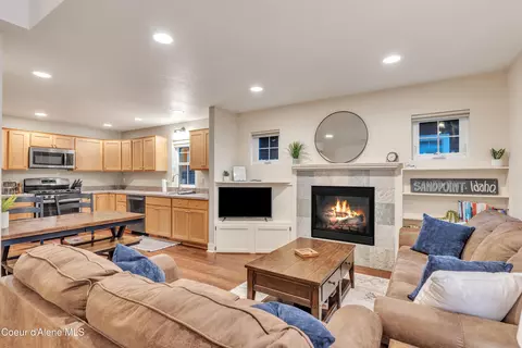 Living - 209 Pomrankey Ln, Dover, ID 83825 photo 2 of 3