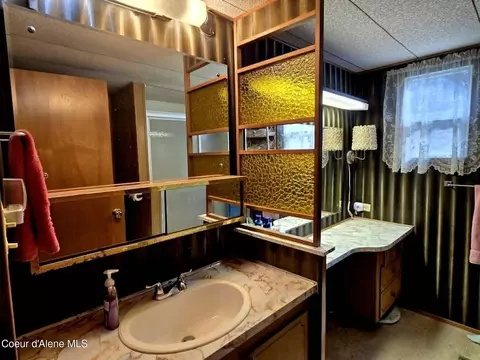 Bath - 79 Outrigger Dr, Sagle, ID 83860 photo 1 of 2