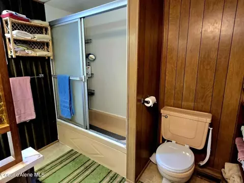 Bath - 79 Outrigger Dr, Sagle, ID 83860 photo 2 of 2