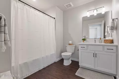 Bath - 1008 E 4th Ave, Post Falls, ID 83854 photo 3 of 3