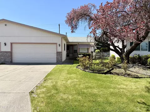 1537 W Woodlawn Dr # 2, Hayden, ID 83835