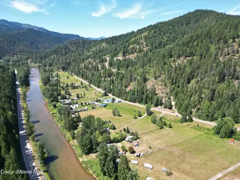 10755 Old River Rd, Kingston, ID 83839