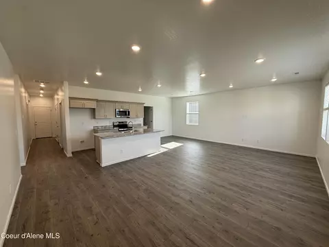 5332 E Aquila Ave, Post Falls, ID 83854 photo 2
