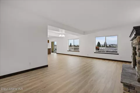 Living - 2865 E Cinder Ave, Post Falls, ID 83854 photo 3 of 6