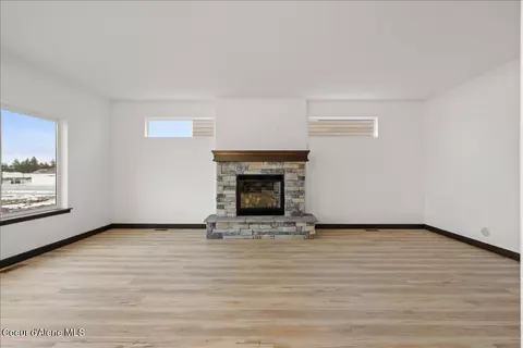 Living - 2865 E Cinder Ave, Post Falls, ID 83854 photo 1 of 6