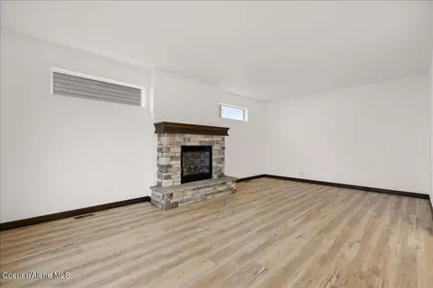 Living - 2865 E Cinder Ave, Post Falls, ID 83854 photo 2 of 6