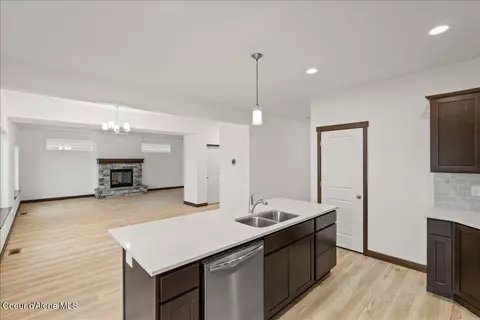 Living - 2865 E Cinder Ave, Post Falls, ID 83854 photo 5 of 6