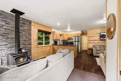 Living - 354 Fall Creek Rd, Naples, ID 83847 photo 2 of 3