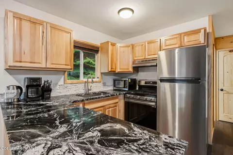 Kitchen - 354 Fall Creek Rd, Naples, ID 83847 photo 2 of 3
