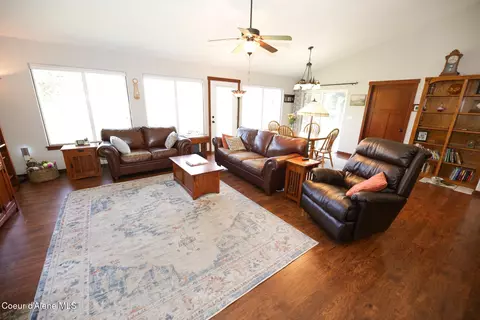 Living - 4525 E Rosemont Dr, Athol, ID 83801 photo 2 of 5