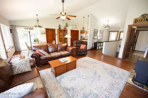 Living - 4525 E Rosemont Dr, Athol, ID 83801 photo 4 of 5