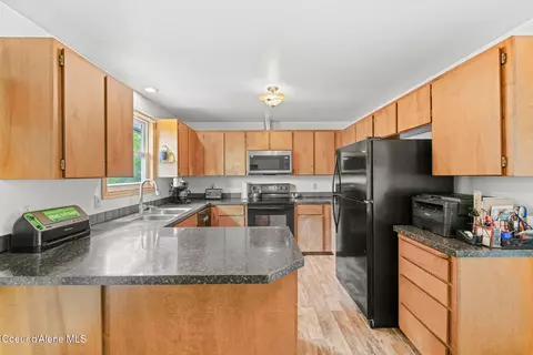 Kitchen - 1500 E Brook Dr, Post Falls, ID 83854 photo 2 of 2