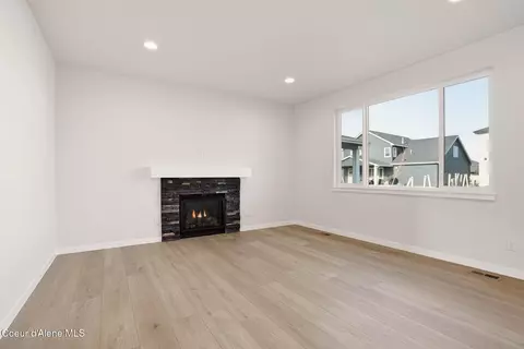 3297 N Segar Loop, Post Falls, ID 83854 photo 8