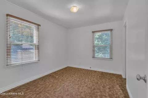 Bedroom - 313 E Larch Ave, Osburn, ID 83849 photo 2 of 3