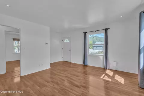 Living - 313 E Larch Ave, Osburn, ID 83849 photo 4 of 4